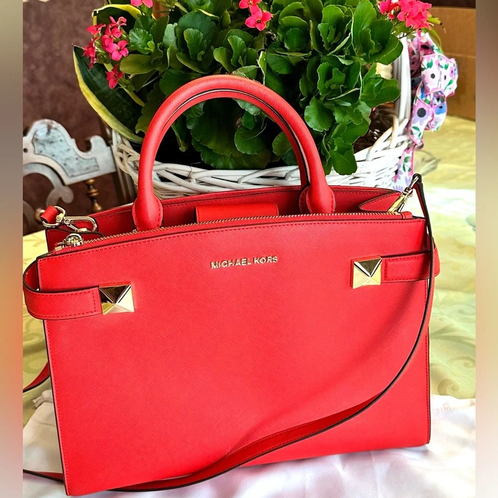 NWOT MICHAEL KORS Medium Karla East West Satchel - Picture 6 of 8